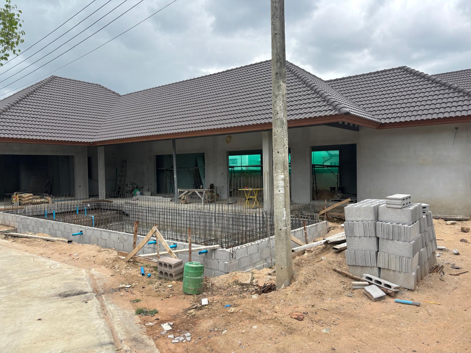 UNDER CONSTRUCTION 3 Bed 3 Bathrooms with large outside area